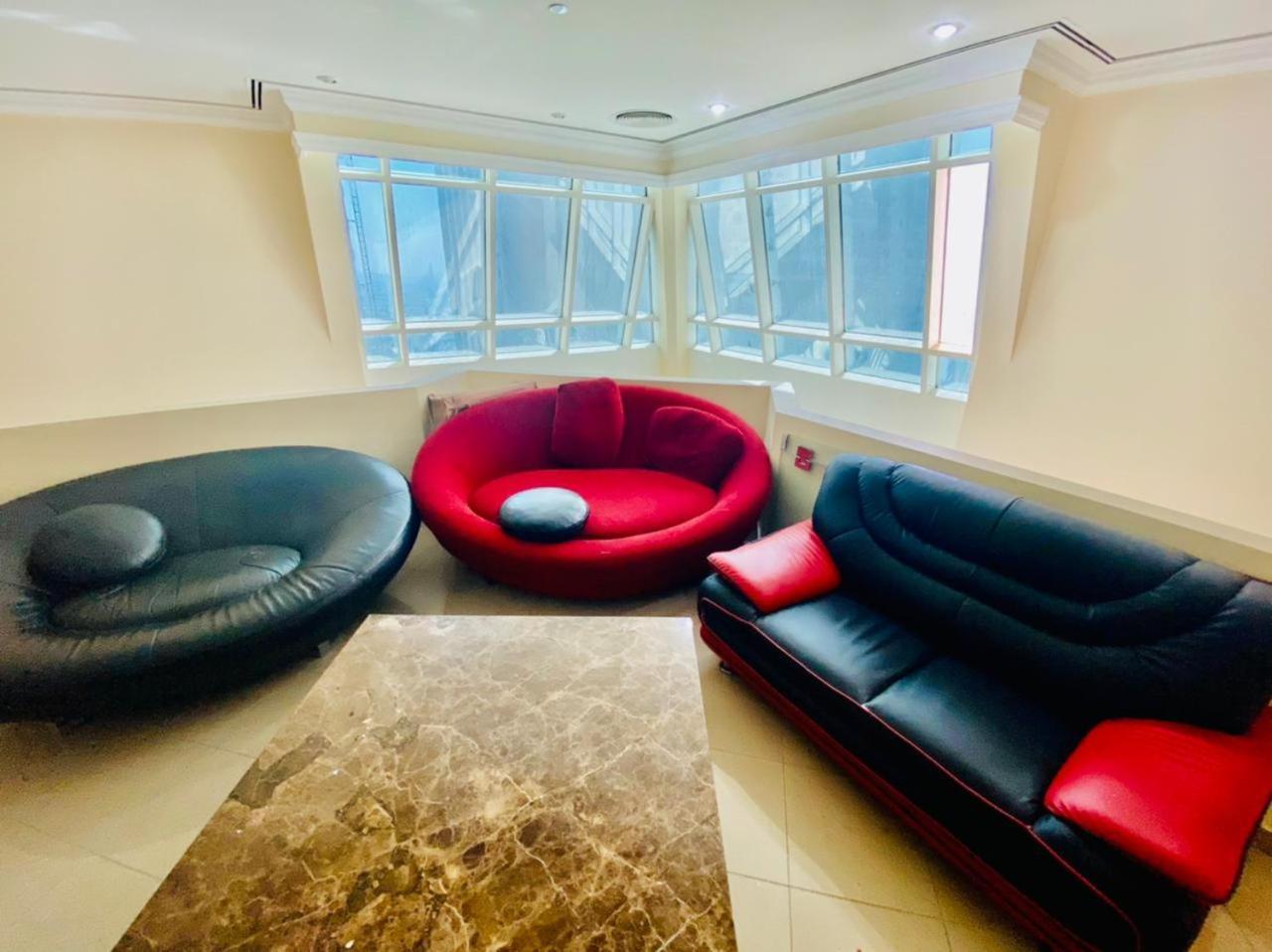 Small Budget Rooms For 'Girls' Only In Dubai, Marina Exterior foto